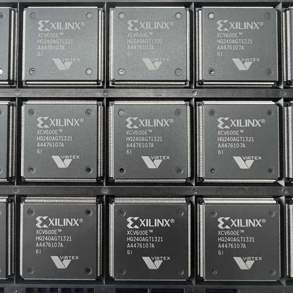 XCV600E-6HQ240I Xilinx IC FPGA 158 I/O 240QFP